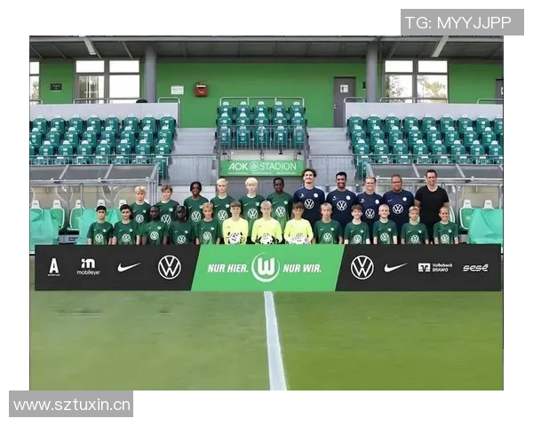 青训小将18岁签约德甲俱乐部，走出国门